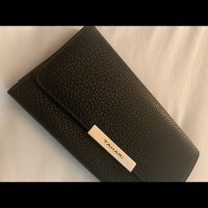 Tahari wallet
